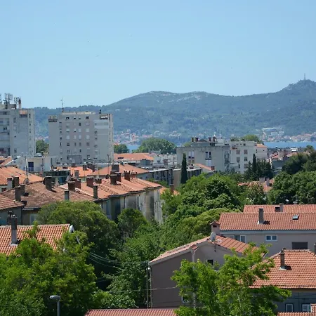 アパート Vacation In - Mirna ザダル