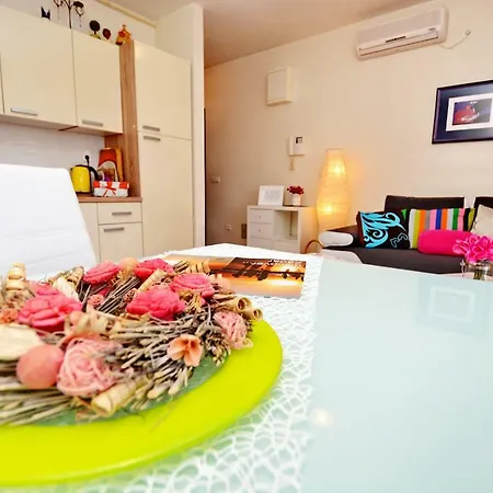 Vacation In - Mirna Apartmán