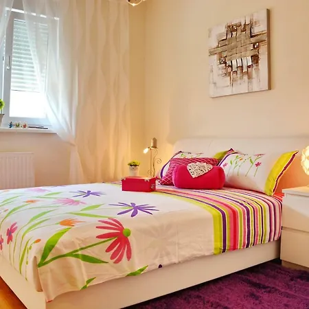 Vacation In - Mirna Apartmán *