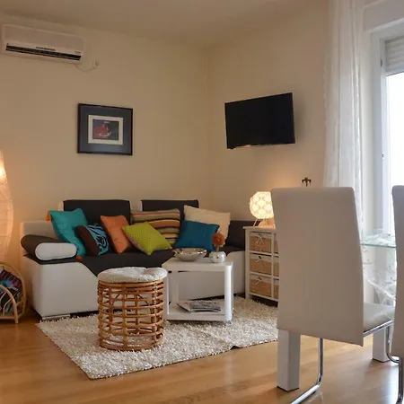 Vacation In - Mirna Apartmán *