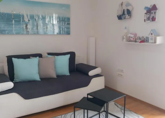 Vacation In - Mirna Zadar